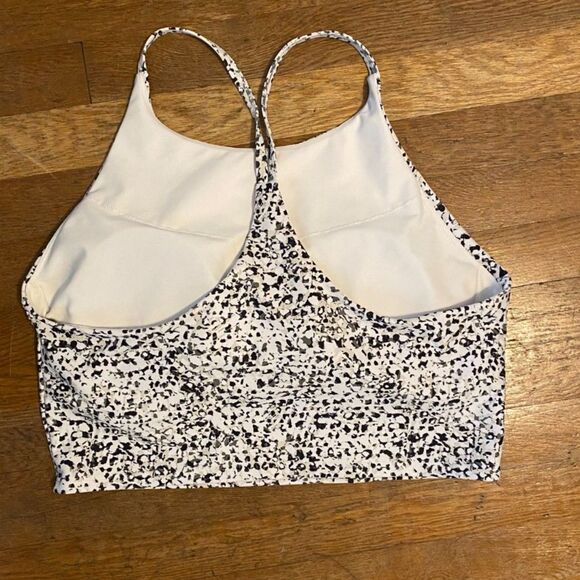 Old Navy Active Powersoft Cropped Built in Bra Women Size XL - Picture 2 of 6